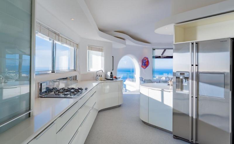 6 Bedroom Property for Sale in Bantry Bay Western Cape